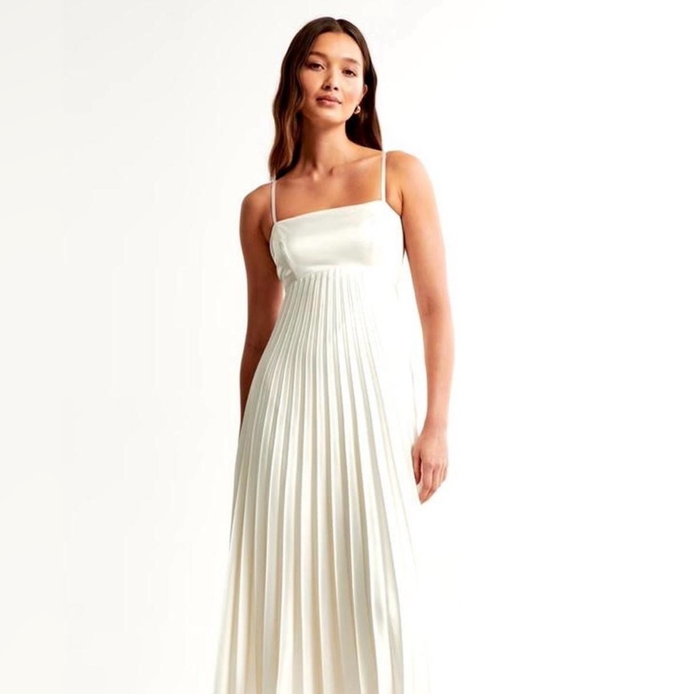NWT Abercrombie and Fitch Giselle Pleated Midi Dress Cream Size MT